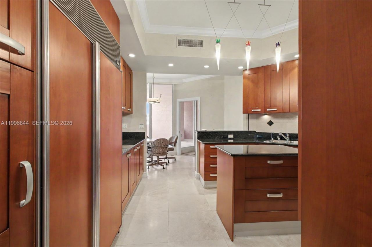 60 Edgewater Dr, Unit 3G, Coral Gables, FL 33133 Photo