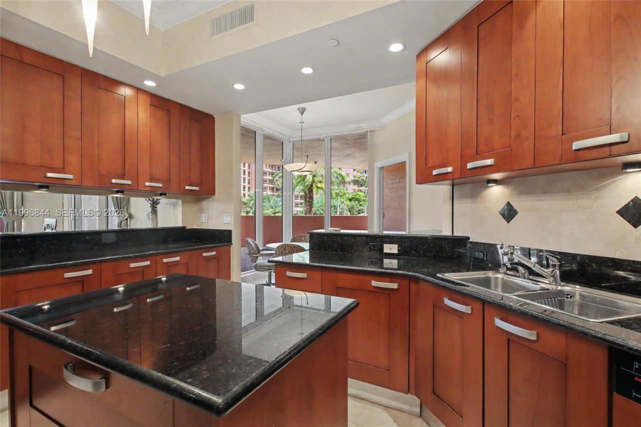 60 Edgewater Dr, Unit 3G, Coral Gables, FL 33133 Photo