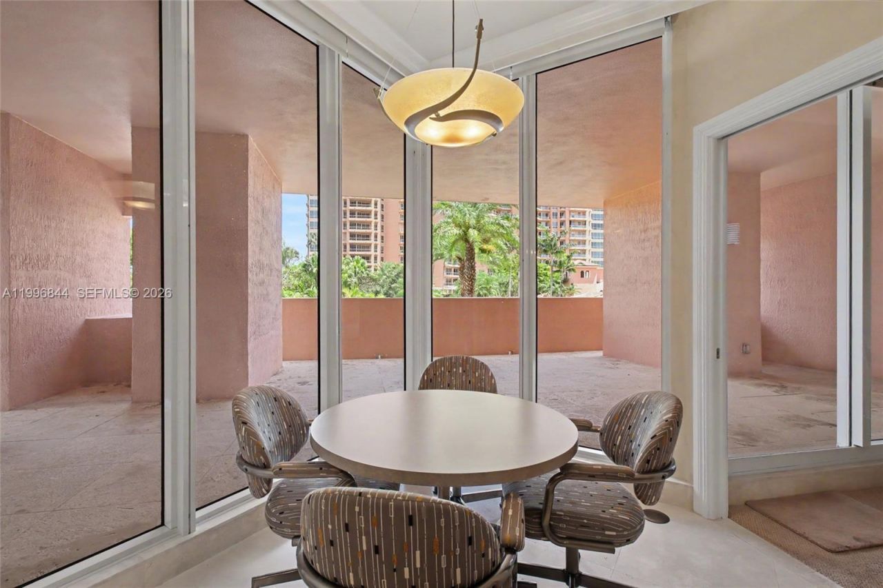 60 Edgewater Dr, Unit 3G, Coral Gables, FL 33133 Photo