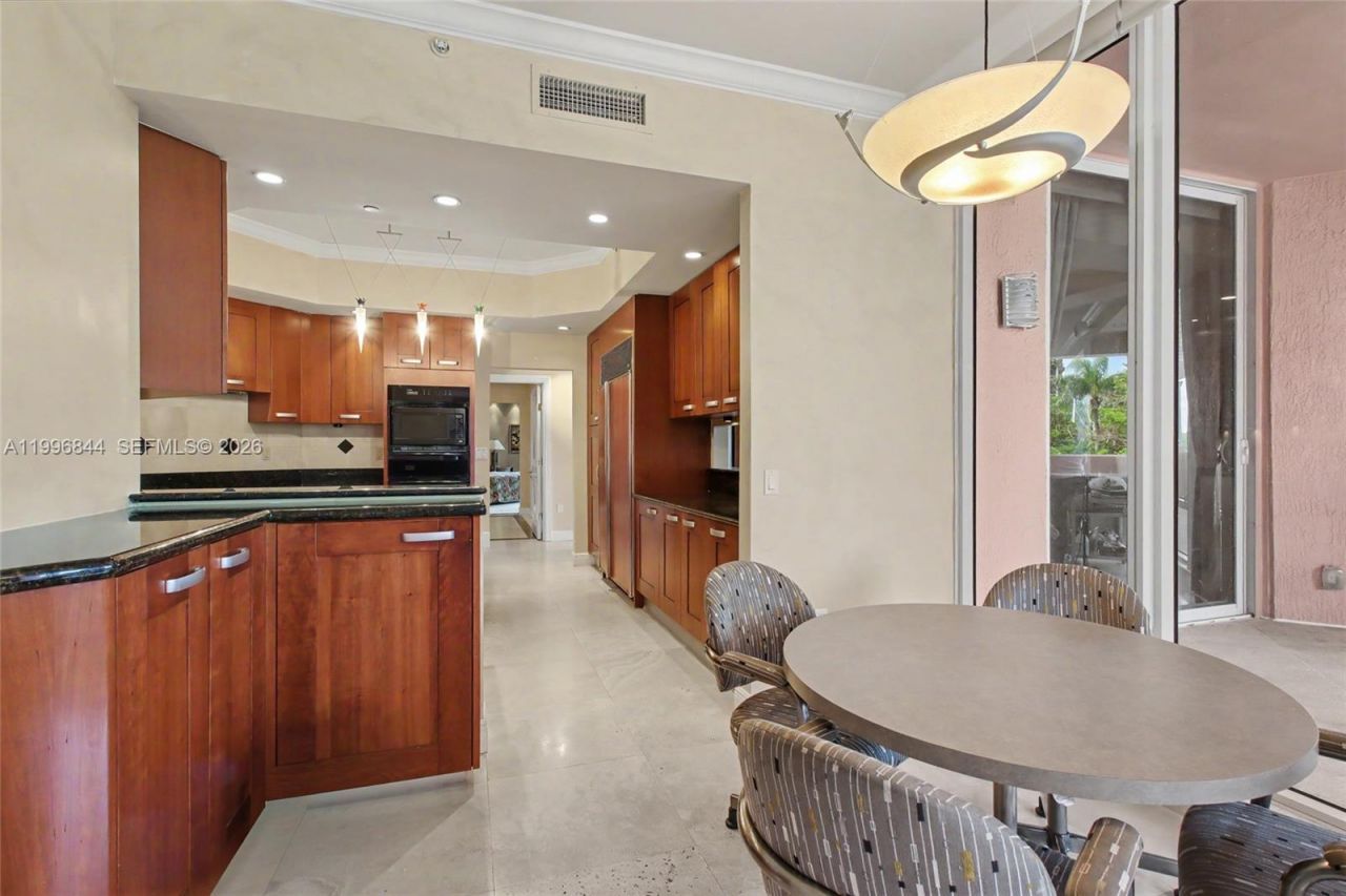 60 Edgewater Dr, Unit 3G, Coral Gables, FL 33133 Photo