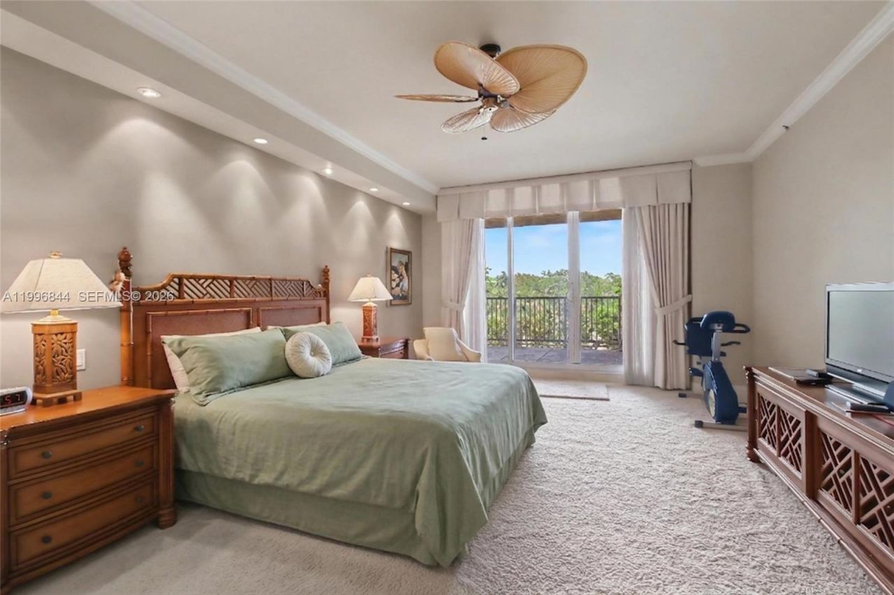 60 Edgewater Dr, Unit 3G, Coral Gables, FL 33133 Photo