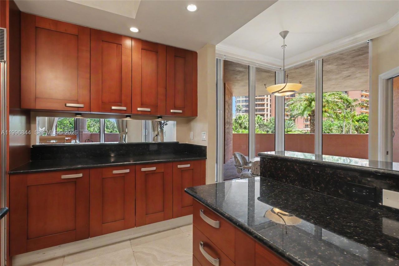 60 Edgewater Dr, Unit 3G, Coral Gables, FL 33133 Photo