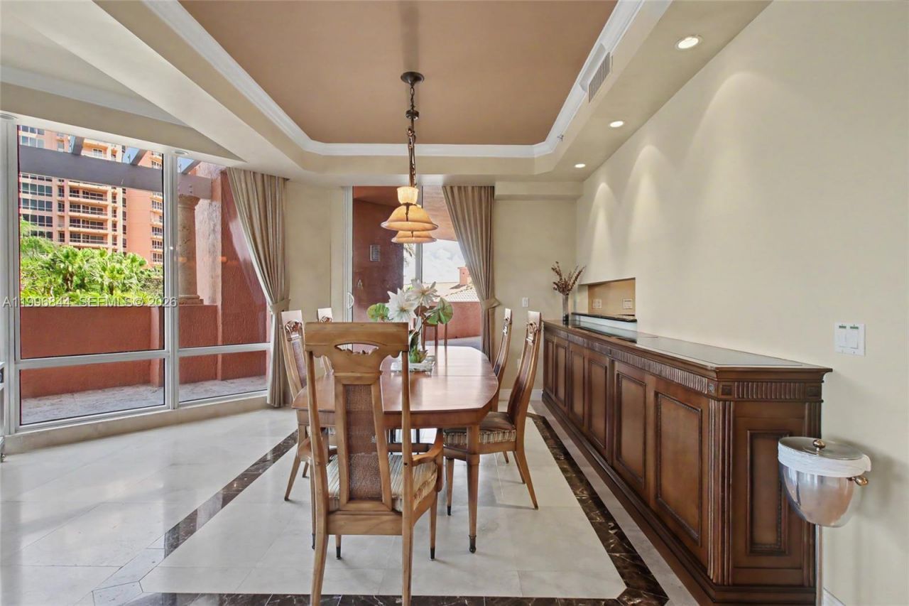 60 Edgewater Dr, Unit 3G, Coral Gables, FL 33133 Photo