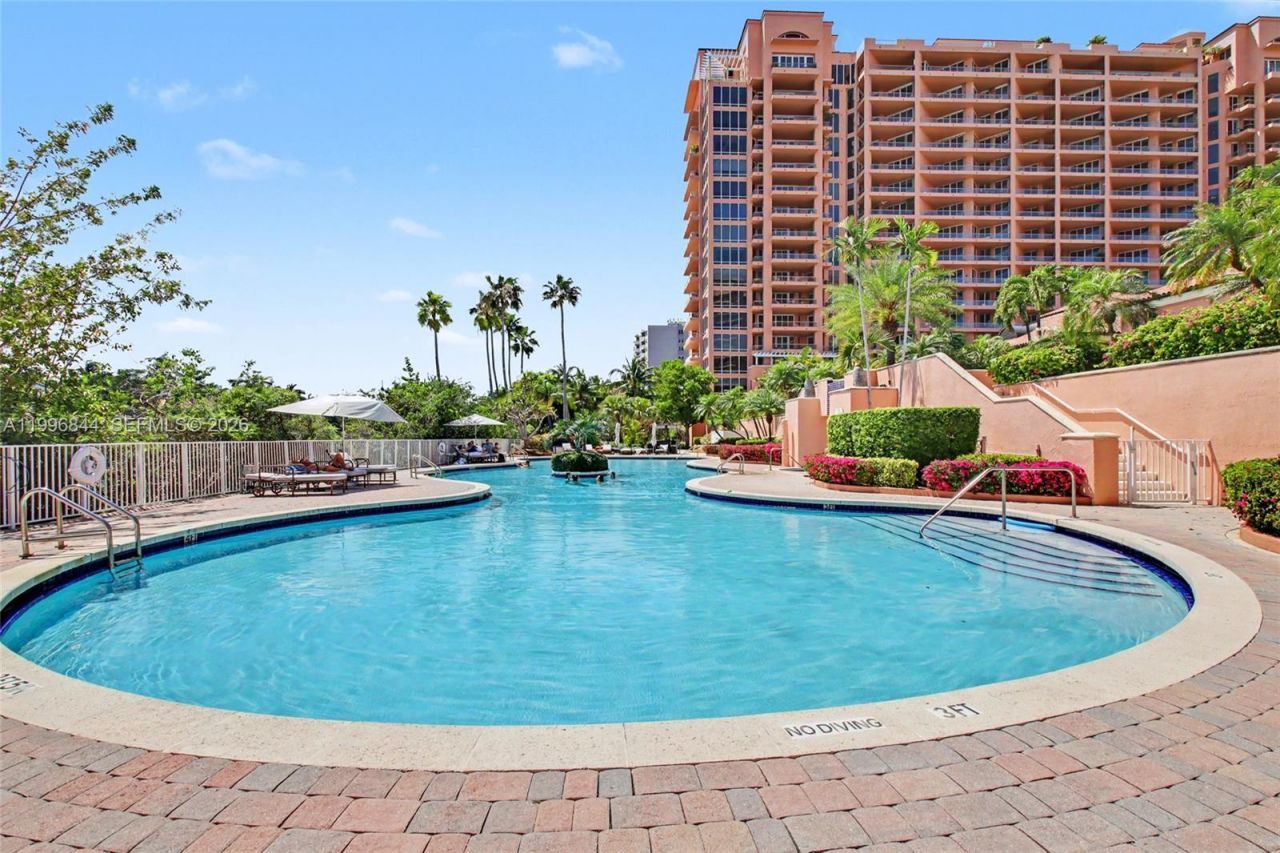 60 Edgewater Dr, Unit 3G, Coral Gables, FL 33133 Photo