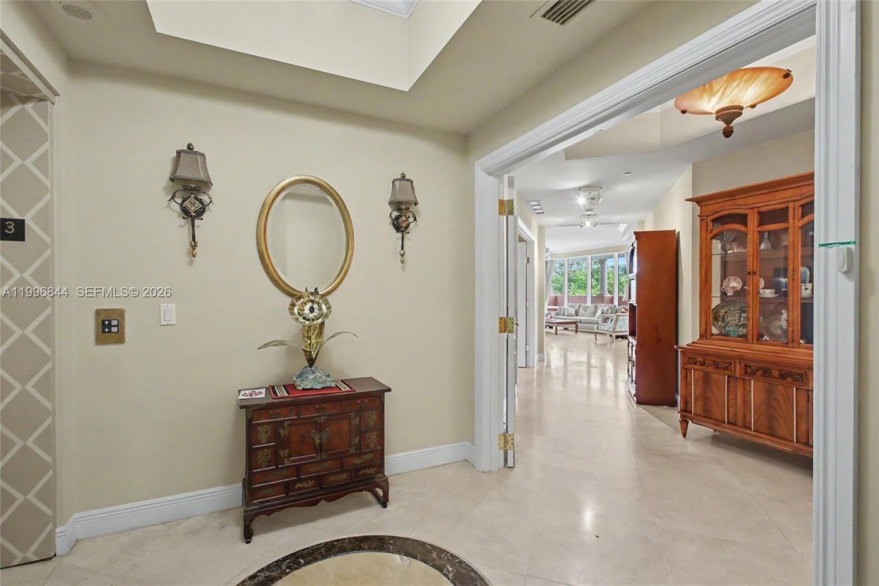 60 Edgewater Dr, Unit 3G, Coral Gables, FL 33133 Photo