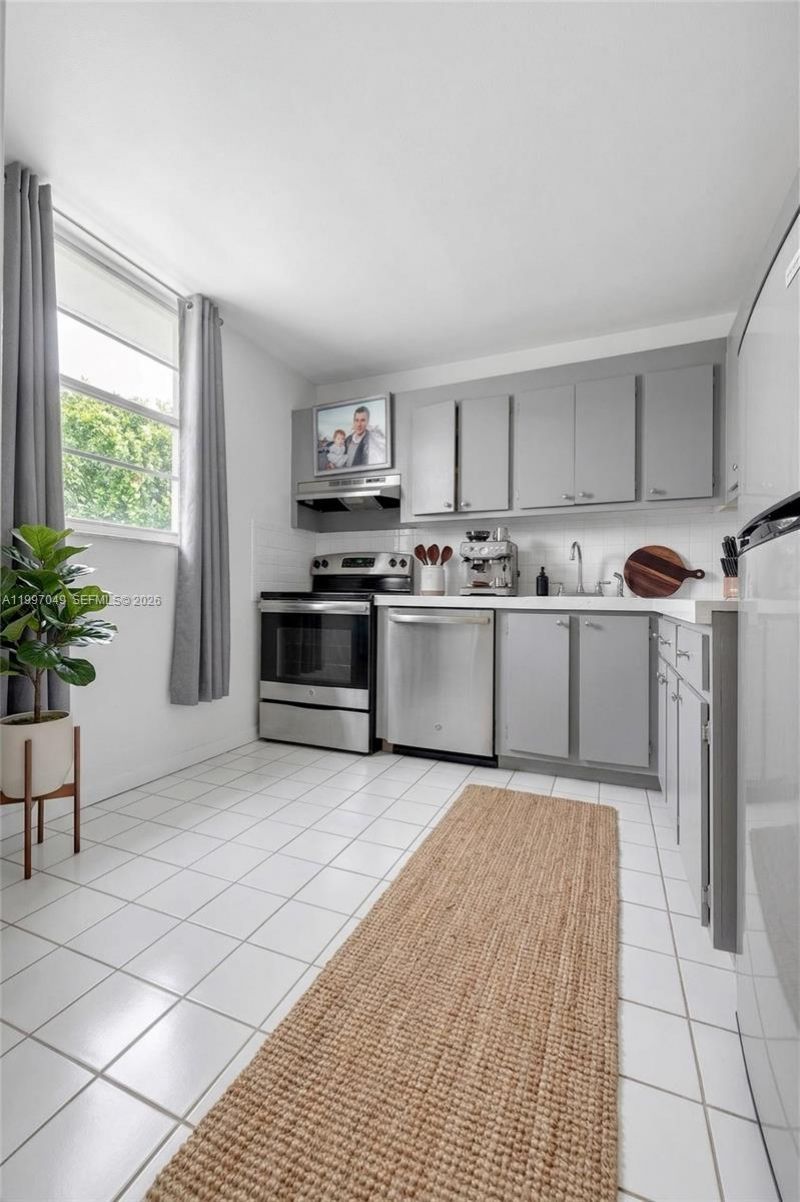 3703 NE 166th St , Unit 302, North Miami Beach, FL 33160 Photo