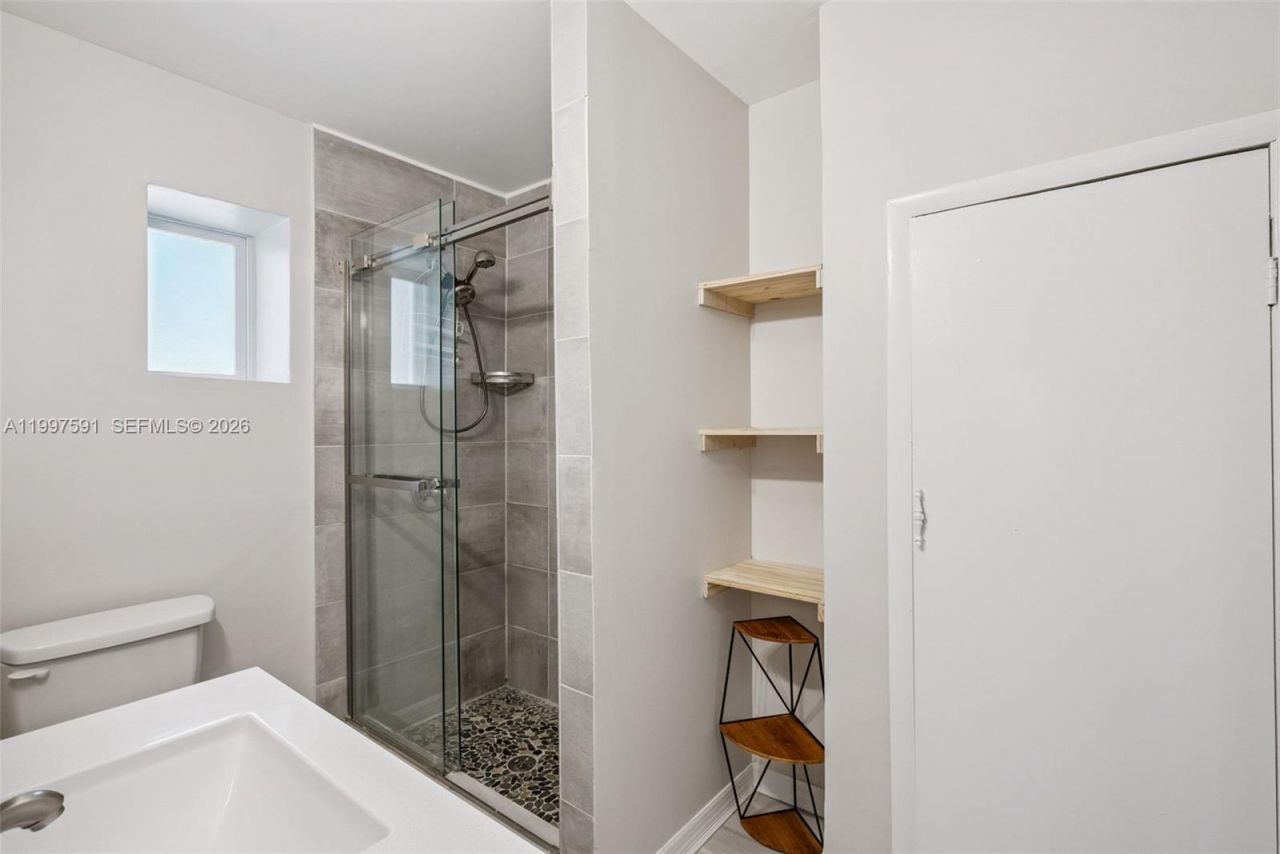 334 W Howry Ave , Deland, FL 32720 Photo