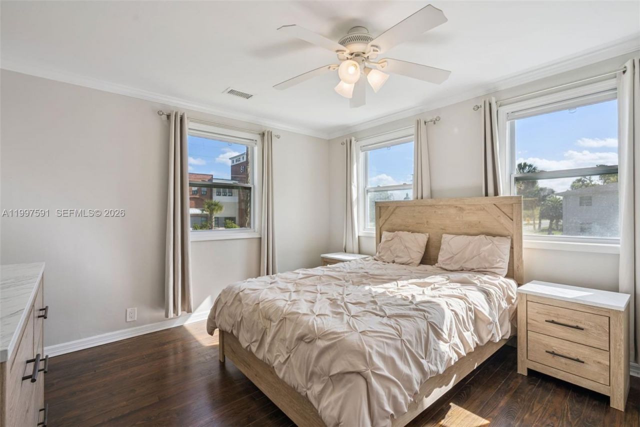 334 W Howry Ave , Deland, FL 32720 Photo