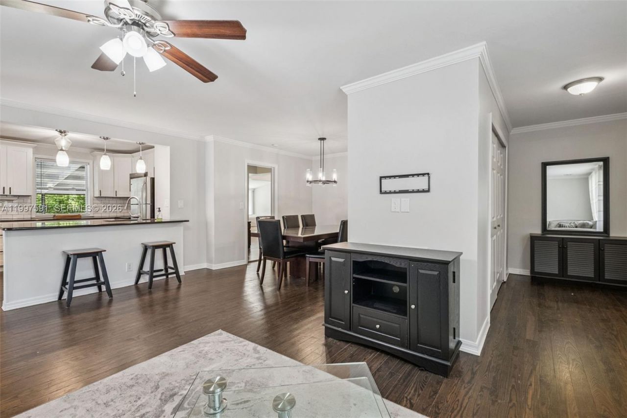 334 W Howry Ave , Deland, FL 32720 Photo