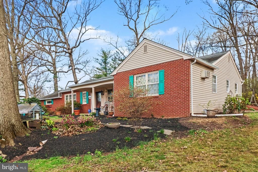463 SMOKEPIPE ROAD Souderton, PA 18964