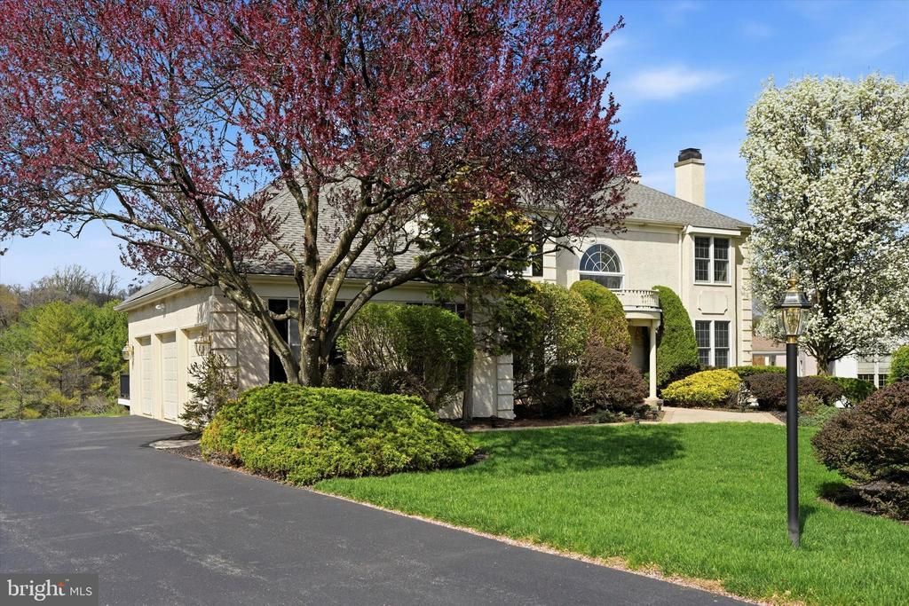 3 HONEYSUCKLE LANE, BROOMALL, PA 19008