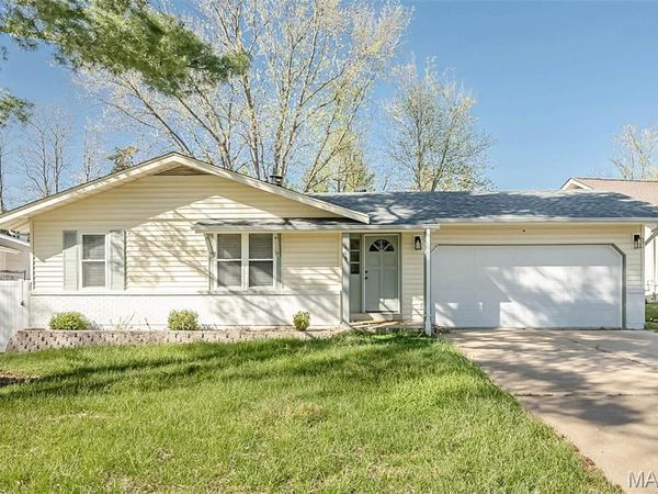 449 Madrina Court, Ballwin, MO 63021