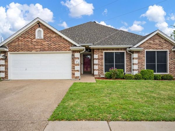 325 Village Parkway, Crowley, TX 76036