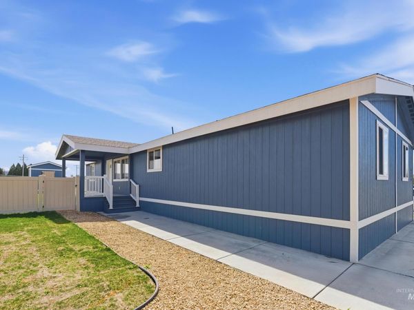 8279 Blue Ridge Ln, Boise, ID 83716