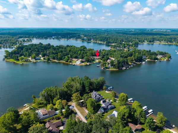 7788 W Royal Road, Canadian Lakes, MI 49346