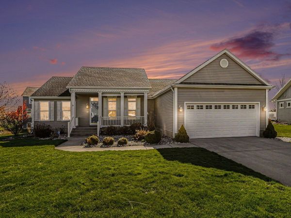 533 Dune Ridge N, St. Joseph, MI 49085