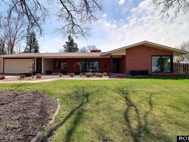 1943 Parkview Drive, Fremont, NE 68025