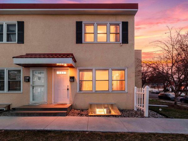 2043 Montreal Avenue, Saint Paul, MN 55116