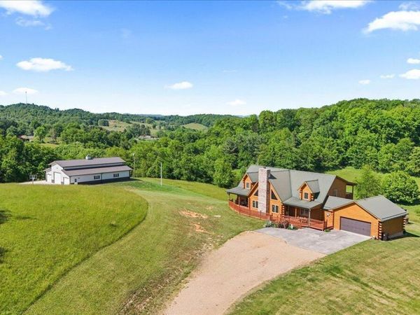 460 Lowell Jones Road, Piney Flats, TN 37686