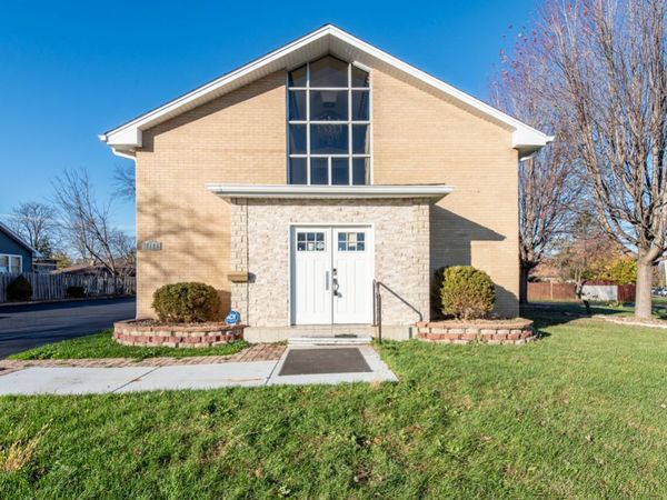 2126 10th Street , Waukegan, IL 60085