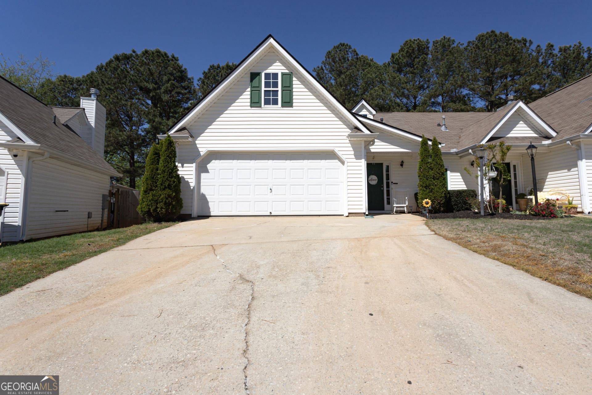 175 Courtyard Lane, Newnan, GA 30265 Main Photo