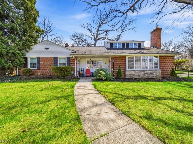 25301 Wolf Road, Bay Village, OH 44140 Photo 1