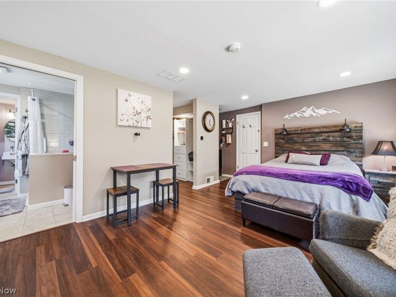 25301 Wolf Road, Bay Village, OH 44140 Photo 12