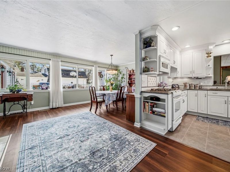 25301 Wolf Road, Bay Village, OH 44140 Photo 17