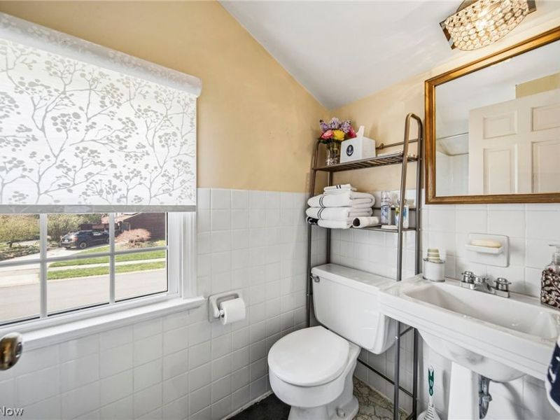 25301 Wolf Road, Bay Village, OH 44140 Photo 26