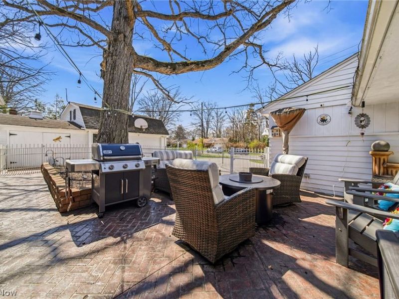 25301 Wolf Road, Bay Village, OH 44140 Photo 32