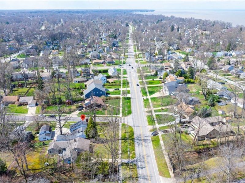 25301 Wolf Road, Bay Village, OH 44140 Photo 4