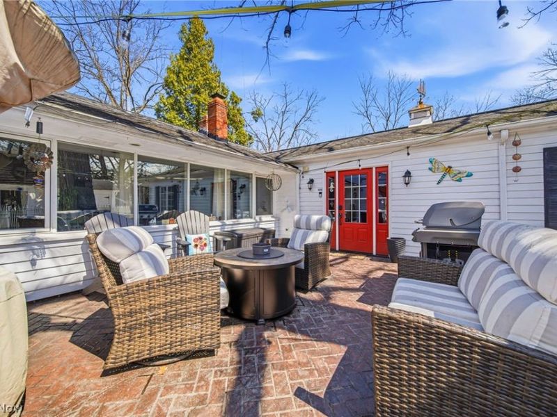 25301 Wolf Road, Bay Village, OH 44140 Photo 6