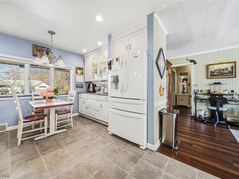 25301 Wolf Road, Bay Village, OH 44140 Photo 8