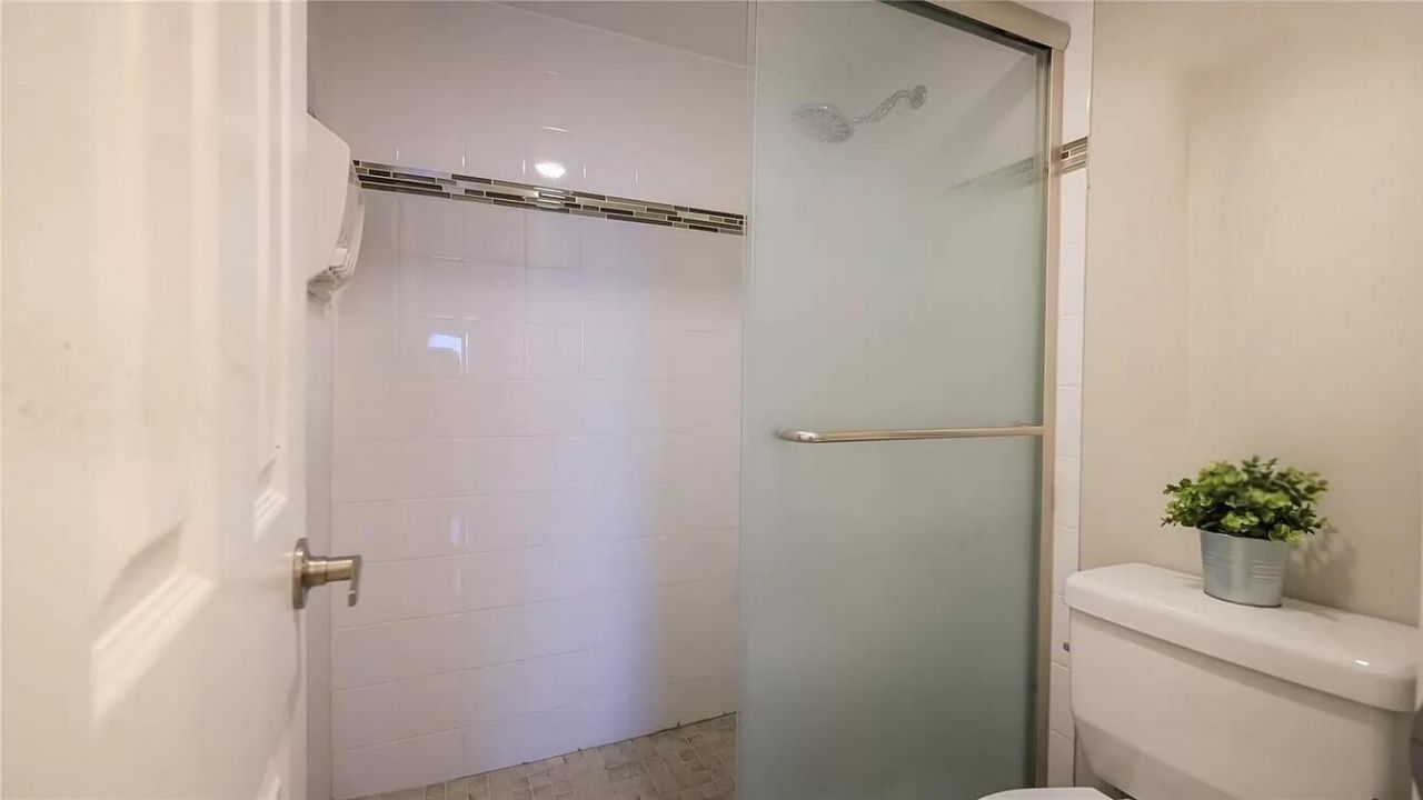 401 Golden Isles Drive, Unit 409, Hallandale Beach, FL 33009 Photo