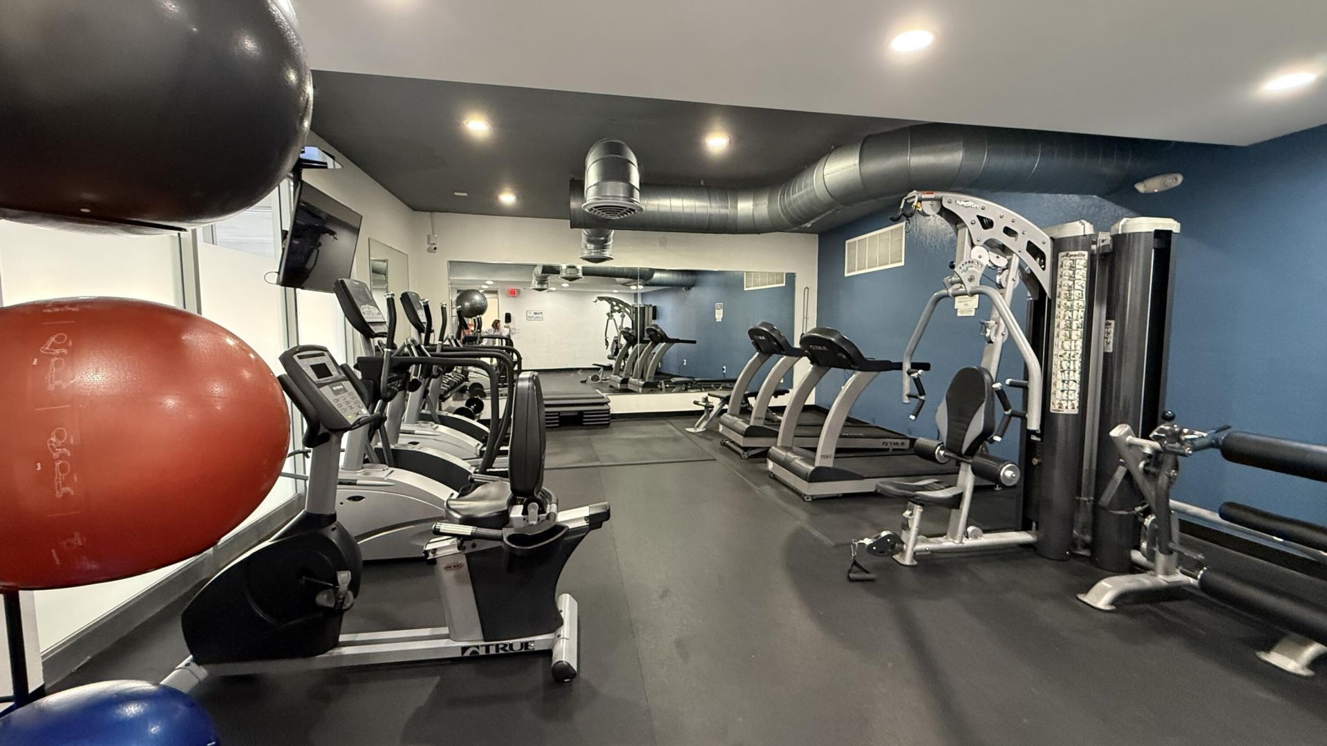 401 Golden Isles Drive, Unit 409, Hallandale Beach, FL 33009 Photo