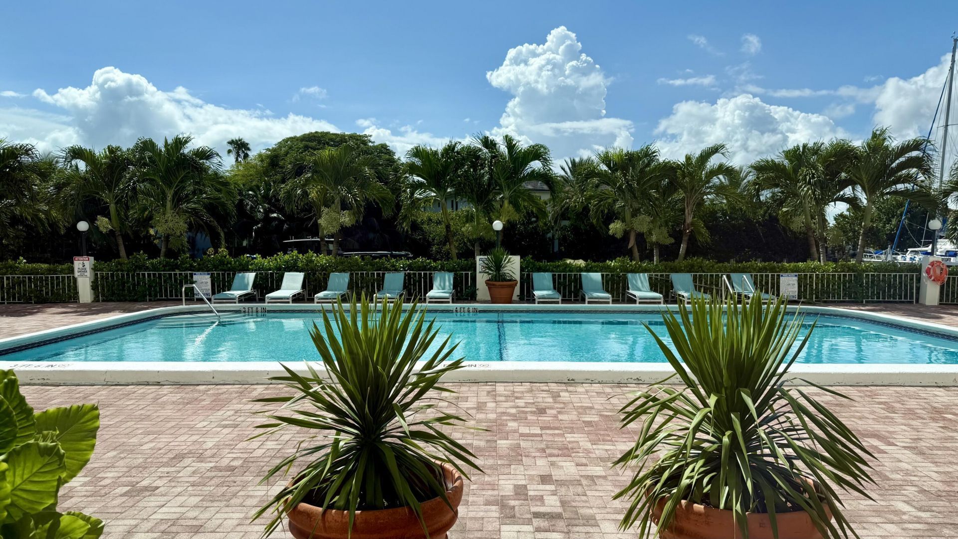 401 Golden Isles Drive, Unit 409, Hallandale Beach, FL 33009 Photo