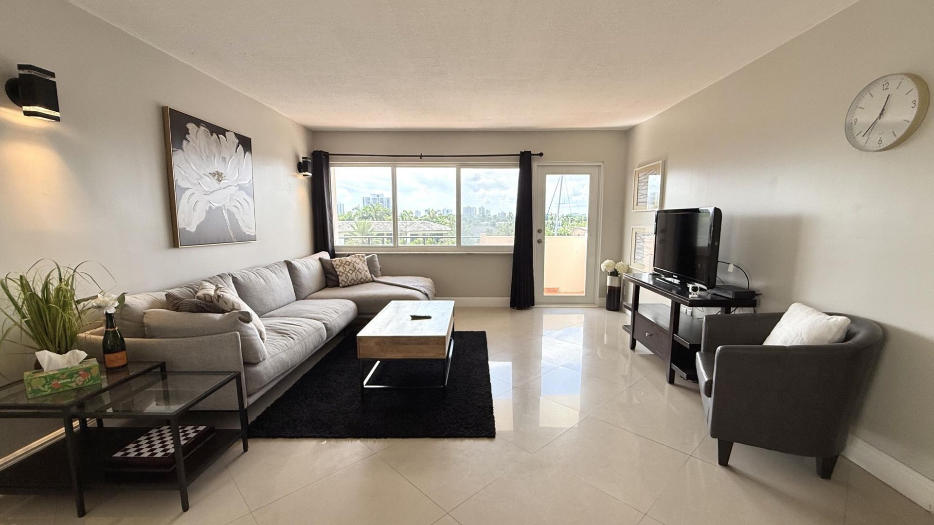 401 Golden Isles Drive, Unit 409, Hallandale Beach, FL 33009 Photo