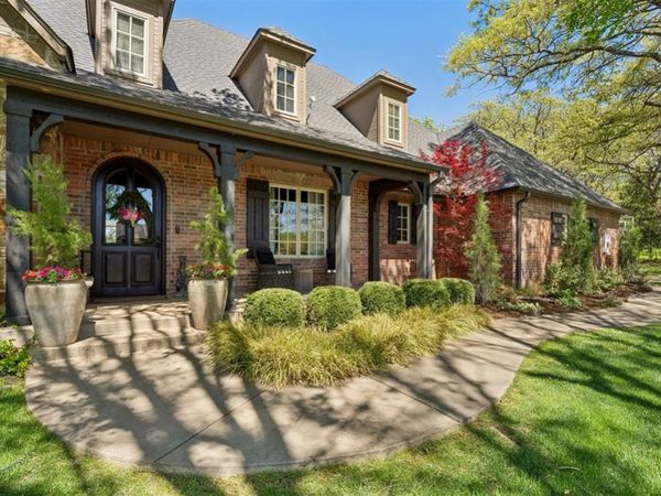 2216 Crestwood Drive, Jones, OK 73049