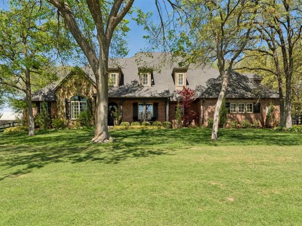 2216 Crestwood Drive, Jones, OK 73049