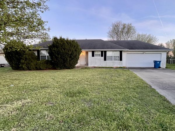 109 Willowridge Lane, Willard, MO 65781