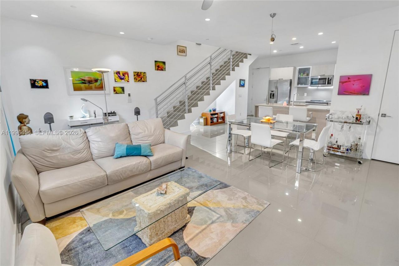 1045 NE 18th Ave, Unit 102, Fort Lauderdale, FL 33304 Photo