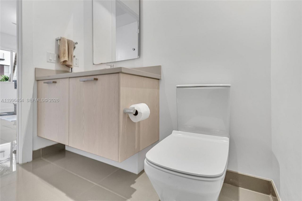 1045 NE 18th Ave, Unit 102, Fort Lauderdale, FL 33304 Photo