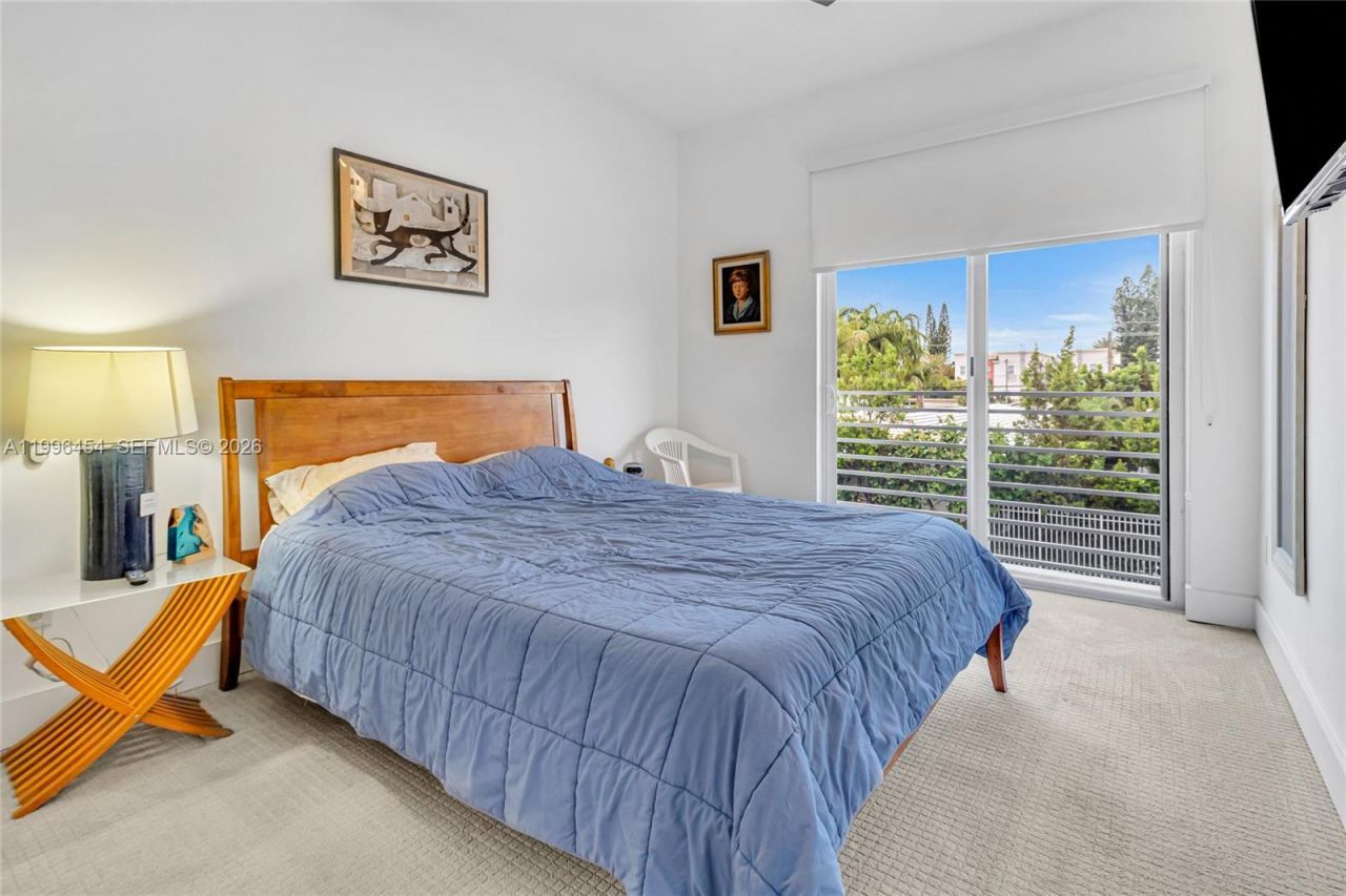1045 NE 18th Ave, Unit 102, Fort Lauderdale, FL 33304 Photo