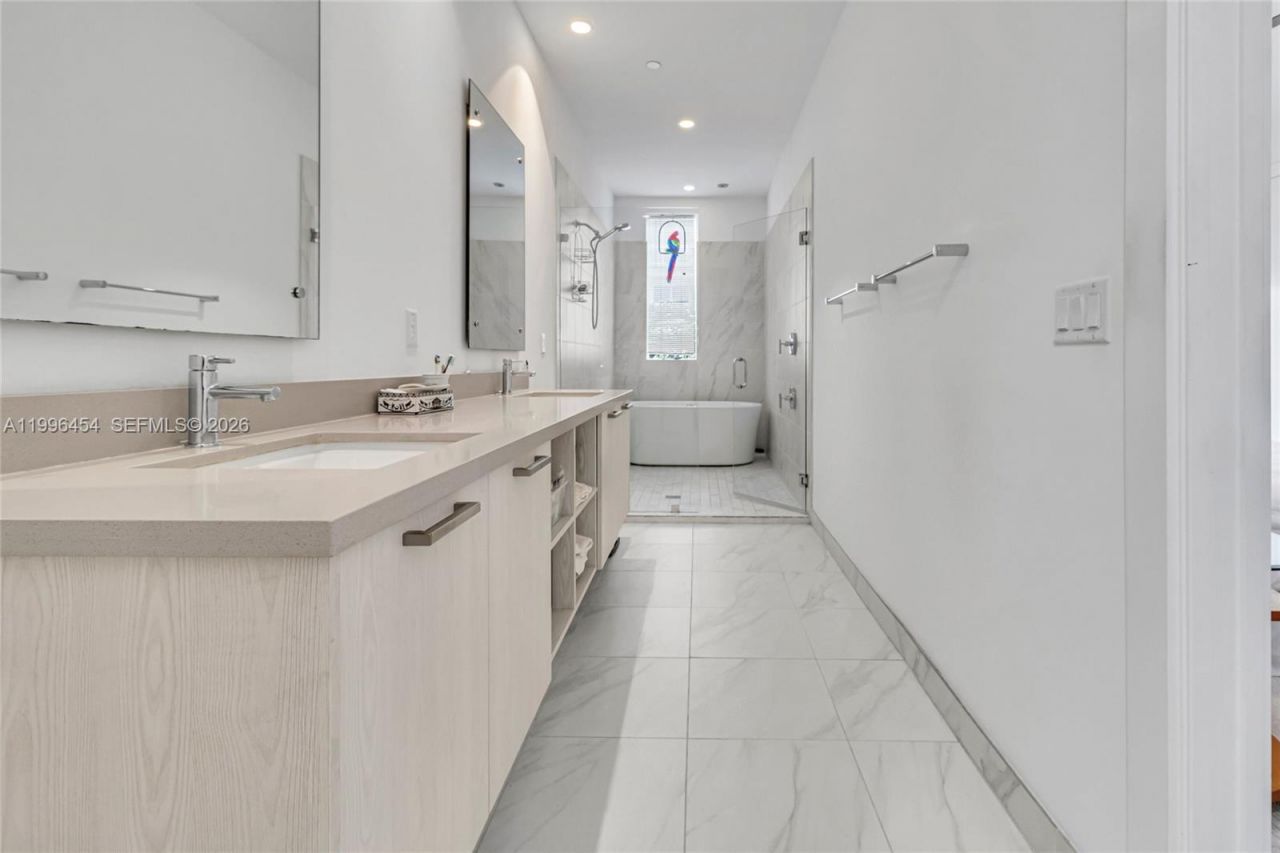 1045 NE 18th Ave, Unit 102, Fort Lauderdale, FL 33304 Photo