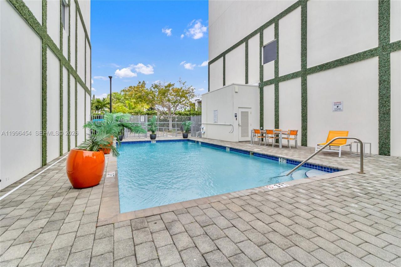 1045 NE 18th Ave, Unit 102, Fort Lauderdale, FL 33304 Photo
