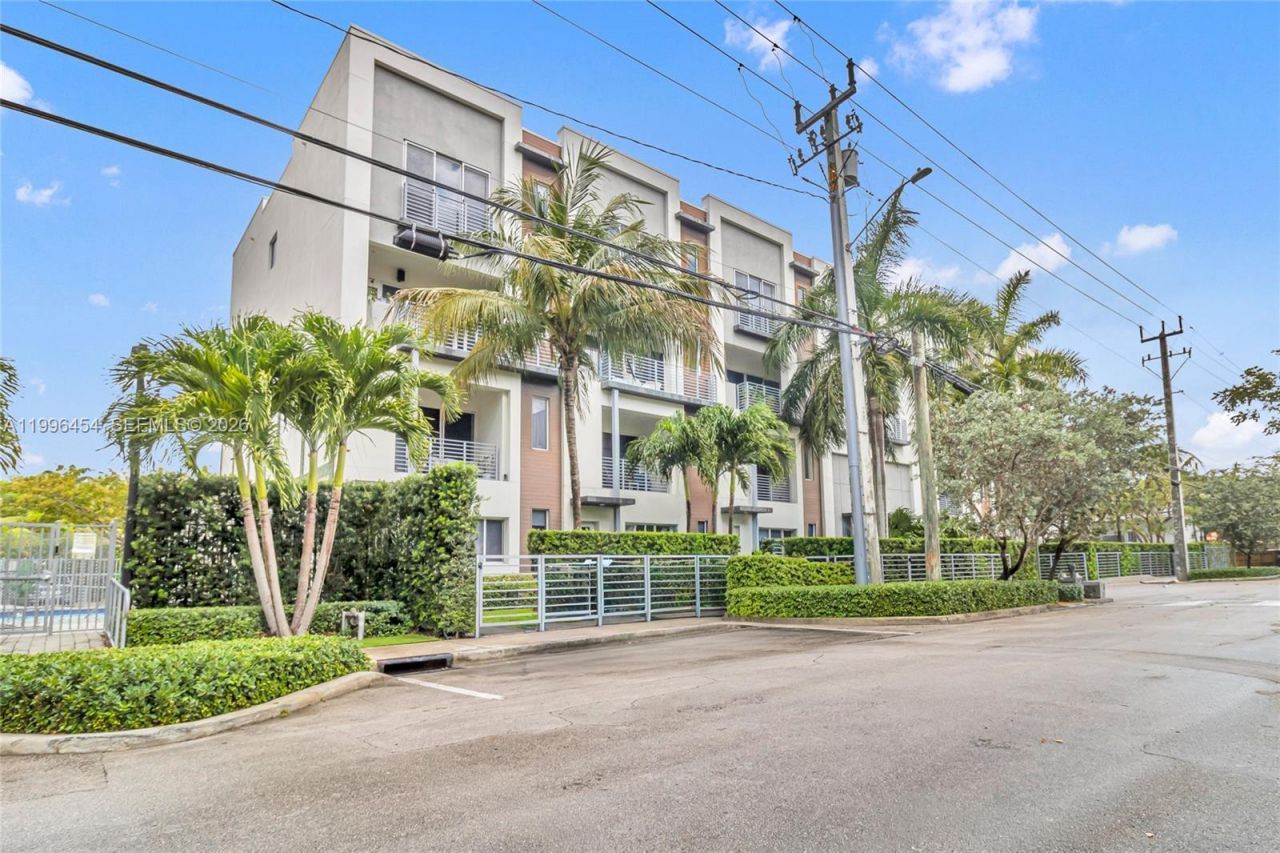 1045 NE 18th Ave, Unit 102, Fort Lauderdale, FL 33304 Photo
