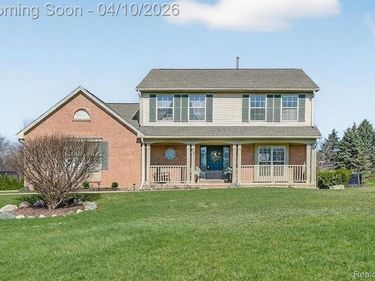 255 Round Tree Drive, Orion Twp, MI 48360