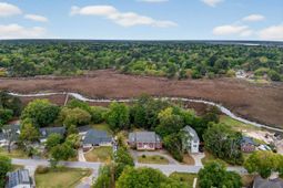 2042 Marshland Drive photo 4