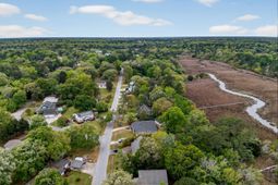 2042 Marshland Drive photo 4