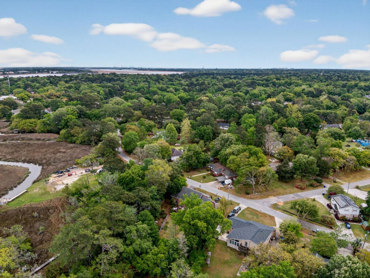 2042 Marshland Drive Photo 8